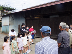 9月　敬老月間に伴う地元老人クラブとの交流　写真2