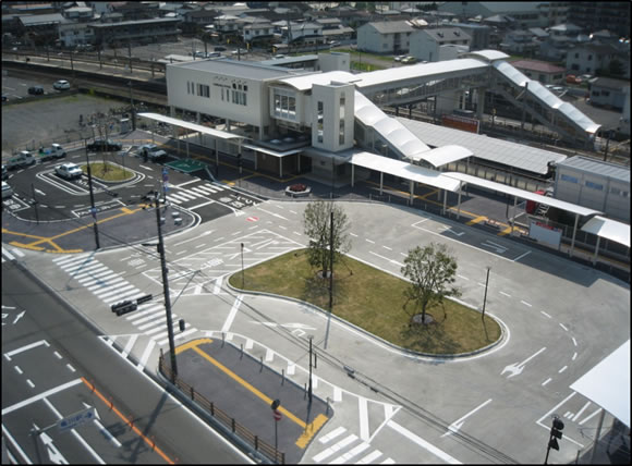 亀川駅駅前広場