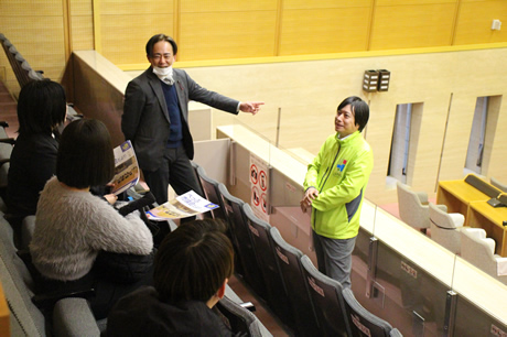 議会見学の様子画像